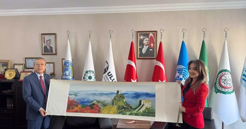 Çin in Ticaret Ataşesi Li Bin den ULUSKON a ziyaret