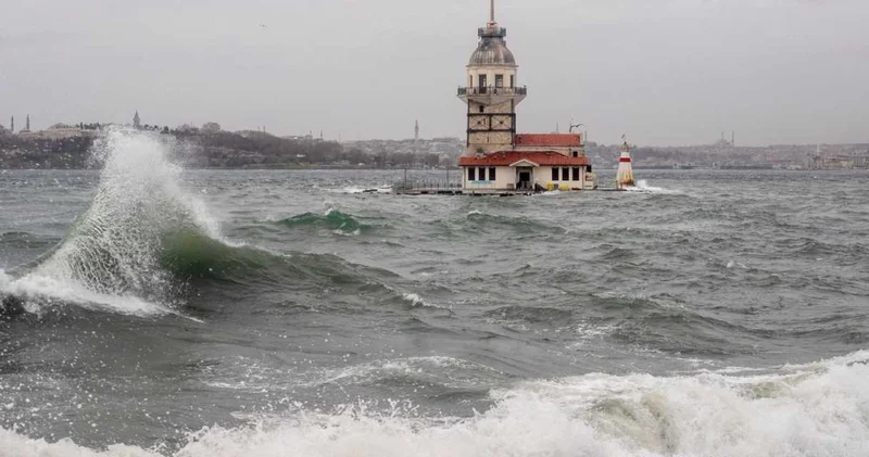 İstanbul da okullar tatil oldu mu? Gözler valilikte