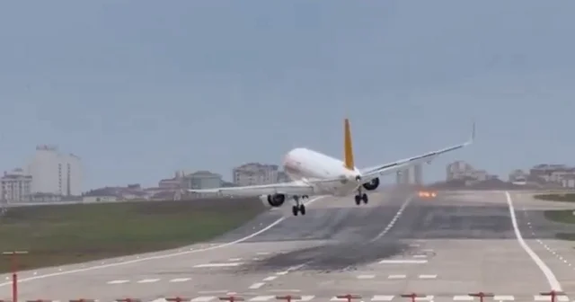 İstanbul daki şiddetli lodos hava ulaşımını da etkiledi: Piste inmeye çalışan pilotun yaşadığı zorluk kameraya yansıdı VİDEO İZLE