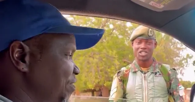 Türk bayrağını gören Gambiyalı askerin ‘Her şey vatan için’ sözleri Türk doktoru ağlattı VİDEO İZLE