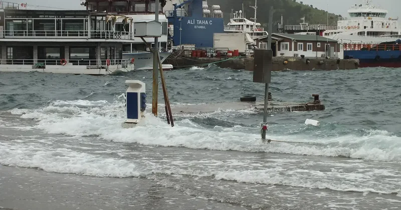 Balıkesir de kuvvetli sağanak ve rüzgar etkili oluyor