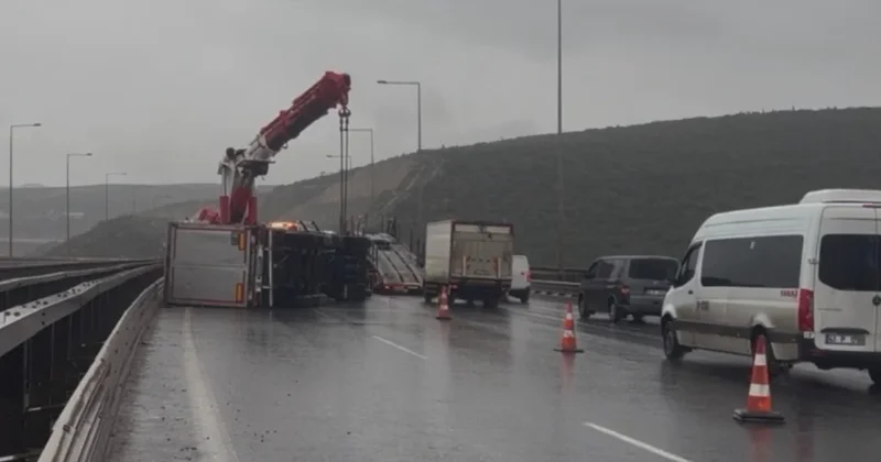 Tır ve kamyonetler fırtınaya dayanamadı Sözcü Gazetesi