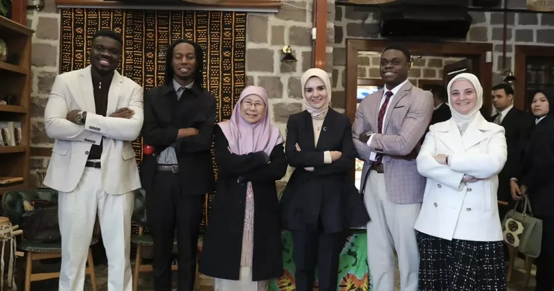 Malezya Başbakanı nın eşi Ankara da Afrika Evi ni ziyaret etti