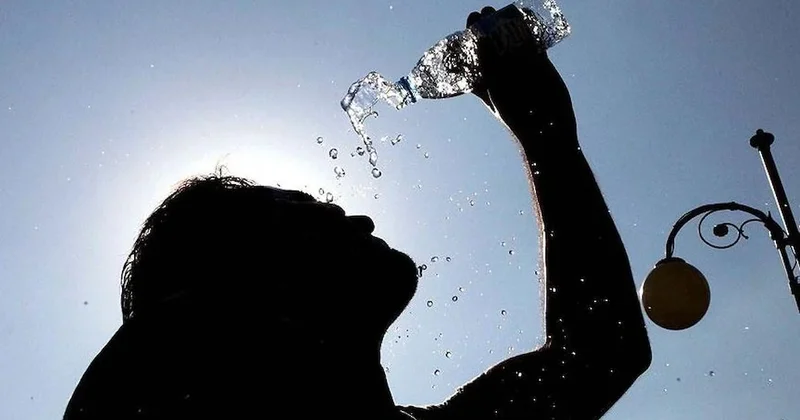 Aşırı sıcaklar ülkeyi teslim aldı! Alarm seviyesini felaket e çıkardılar Sözcü Gazetesi