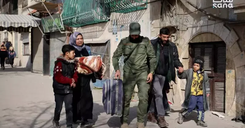 Halep te çatışma : 142 bin sivil tahliye edildi!