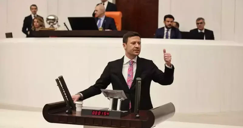 AK Parti’den Mansur Yavaş’a su tepkisi: Ankara yı 40 yıl geriye götürdü!