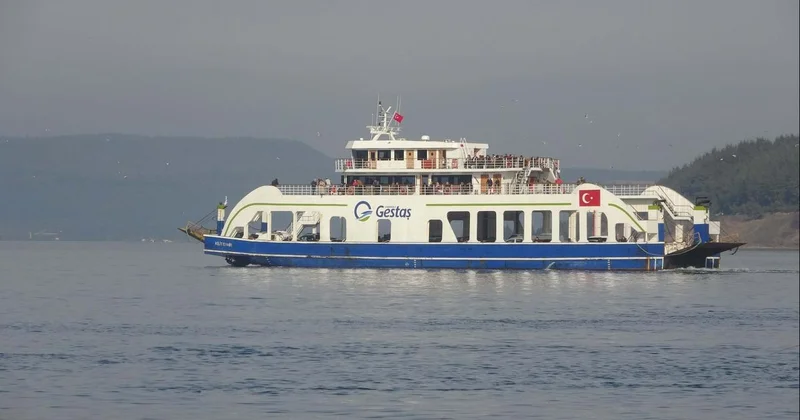 Gökçeada ve Bozcaada feribot seferlerine fırtına engeli
