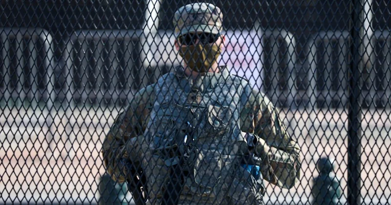 Minnesota Valisi, güvenlik için Ulusal Muhafızlara hazırlanma emri verdi