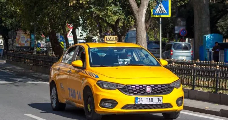 Taksilere yeni düzenleme: Taksimetreyle entegre çalışacak zorunlu mali cihaz uygulaması için tarih verildi