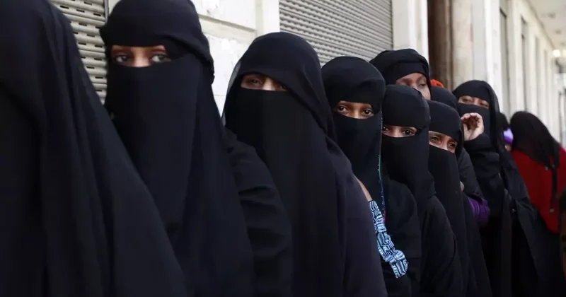 Hindistan da yüzü büyük ölçüde kapalı müşterilerin kuyumculara girişi yasaklandı