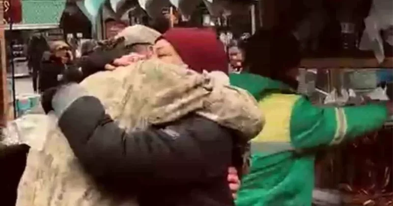 Asker Oğul Annesine Tekmil Verdi