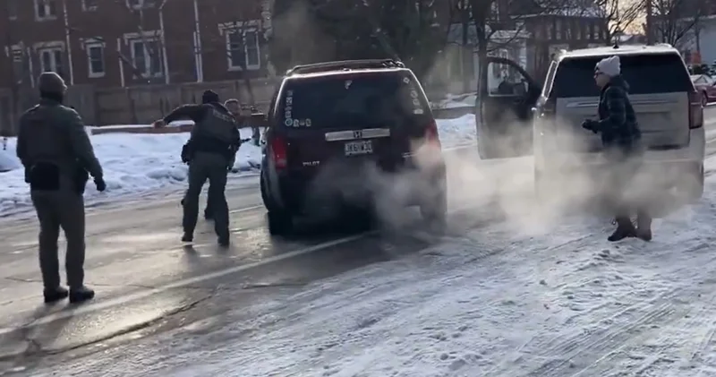 ABD de ICE polisleri bir kadını vurdu Dış Haberler