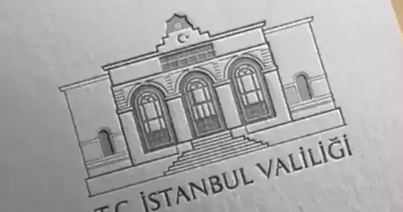 İstanbul Valiliği: Fırtınada 89 çatı uçtu, 45 ağaç devrildi