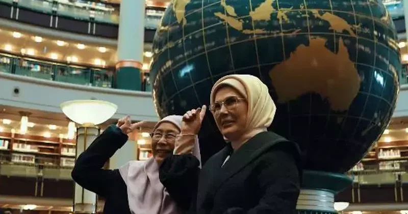 Emine Erdoğan dan Malezya Başbakanının eşi ile yaptığı ziyaretlerden paylaşım