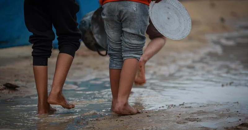 Katil İsrail in Gazze ye saldırısında 2 Filistinli yaşamını yitirdi