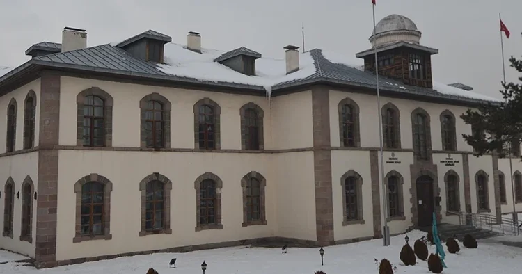 Tarihi kararlar burada alınmıştı Erzurum Kongresi nin yapıldığı bina ziyarete kapatıldı