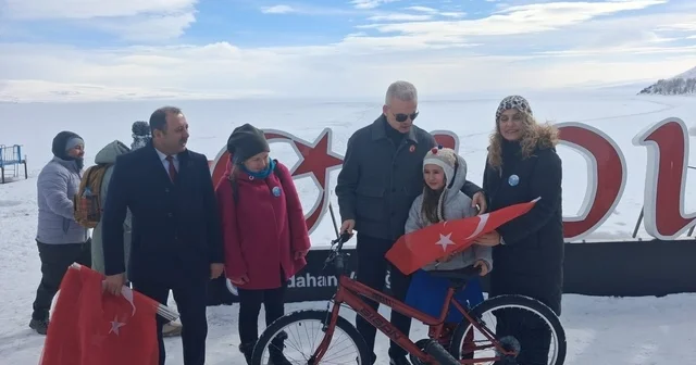 Askıda Bisiklet Derneği Çıldırlı çocukları sevindirdi Ardahan Haberleri
