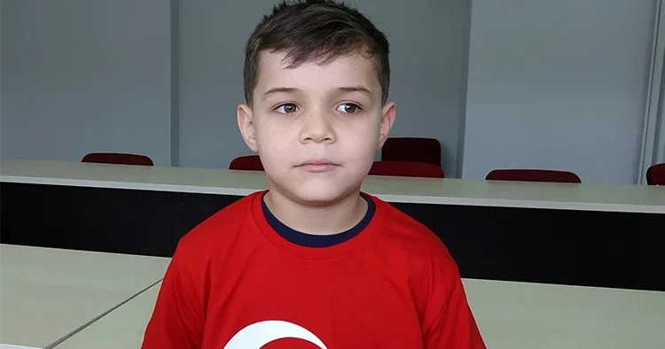 Erdoğan ve eşi, onu ilgiyle izlemişti Küçük Talha konuştu: Cumhurbaşkanımız adımı sordu, gurur duyuyoruz dedi