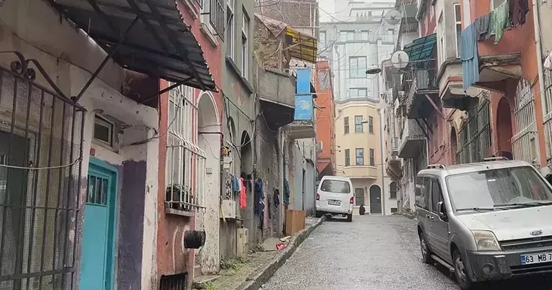 Beyoğlu nda 6 aylık bebek öldü; anne ve bakıcı tutuklandı