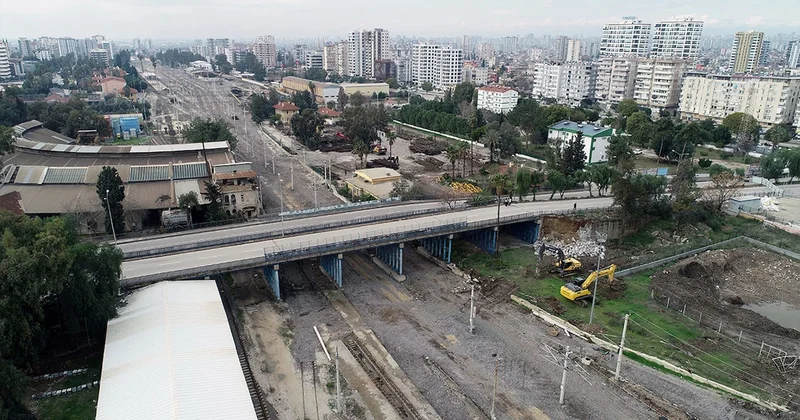 James Bond filminde de yer almıştı: Adana nın simge köprüsü yıkılıyor Sözcü Gazetesi