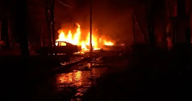 Rusya’dan Kramatorsk’a hava saldırısı: Alevler geceyi aydınlattı VİDEO İZLE