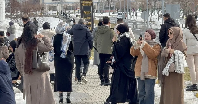 Tatvan da bahar havası: Van Gölü Sahili nde yoğunluk Bitlis Haberleri