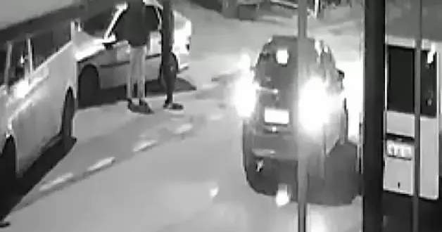 Bursa da araçlarına binerken kurşun yağmuruna tutuldular