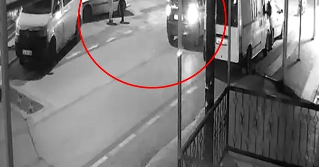 Kahvehane çıkışı 2 kişinin yaralandığı silahlı saldırı kamerada Bursa Haberleri