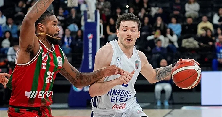 Anadolu Efes evinde Karşıyaka yı mağlup etti!