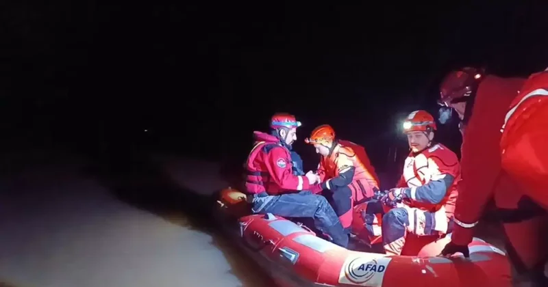 Meriç Nehri kıyısında mahsur kalan 2 işçi kurtarıldı