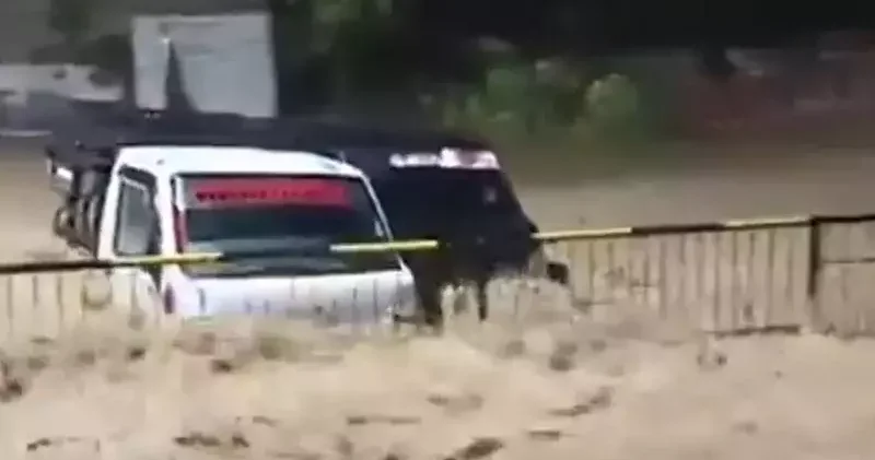 Filipinler de tropikal fırtına: 12 ölü