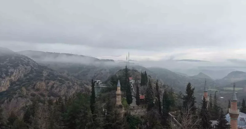 Belekoma Kalesi ve Şeyh Edebali Türbesi’nde sis etkili oldu