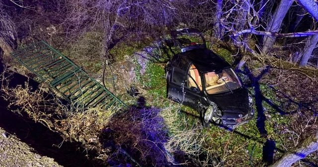 Ehliyetsiz sürücü 5 metrelik bahçe duvarından uçtu: 1 yaralı Kayseri Haberleri