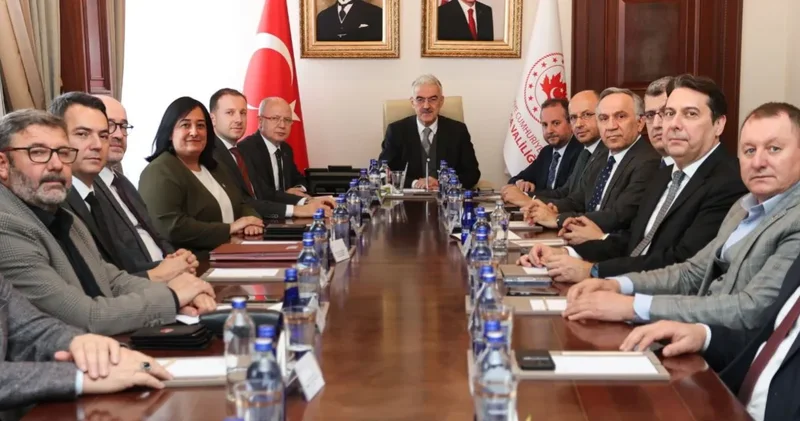 Devletin valisi CHP li belediye başkanını yok saydı! AKP li il başkanını bile çağırdı