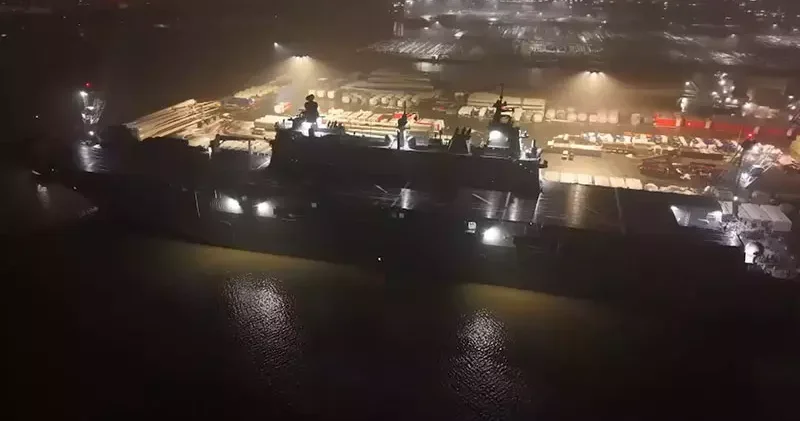 TCG Anadolu, ‘Steadfast Dart 26 Tatbikatı’ kapsamında görevli kara unsurları Emden Limanı’na ulaştırdı