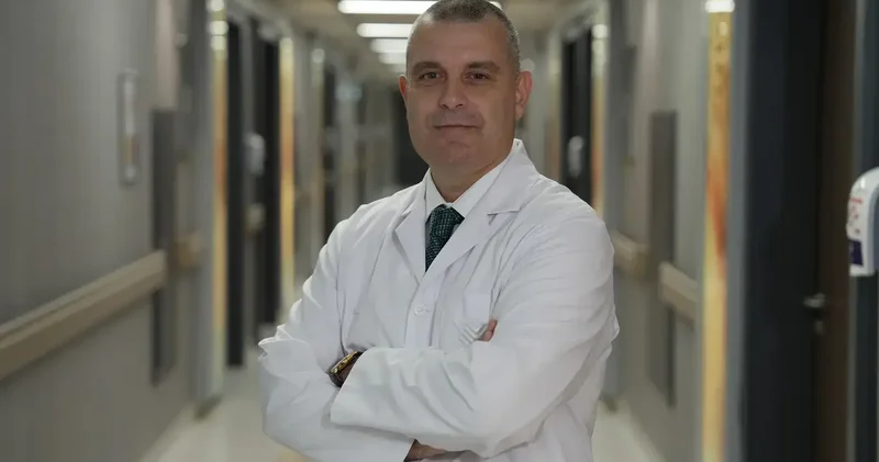 ‘Karanlıkta telefon kullanımı miyopiyi hızlandırıyor’