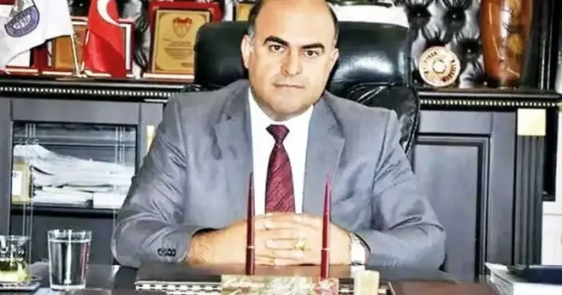 Eski belediye başkanını oğlu baltayla öldürdü