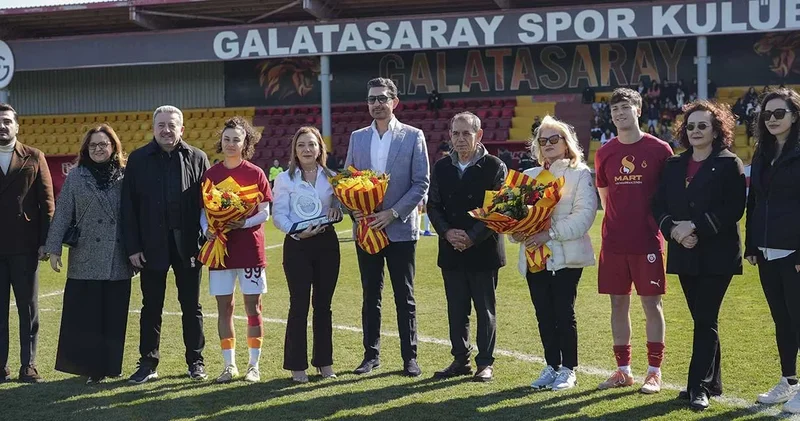 Dursun Özbek: Eşim benim başımın tacı