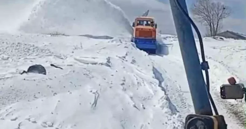 Bingöl’de yol açma çalışmaları devam ediyor