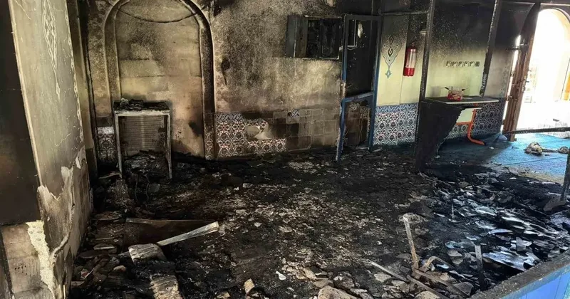 Mersin’de camide çıkan yangın hasara yol açtı