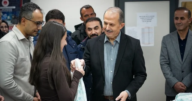 Vali Taşyapan dan Diyanet Gençlik Etüt Merkezi ne ziyaret Hakkari Haberleri