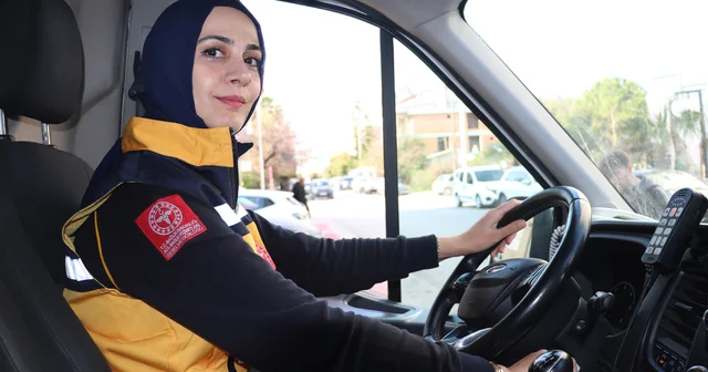Ambulans şoförü Gülser: Direksiyonda saniyelerle yarışıyoruz Antalya Haberleri