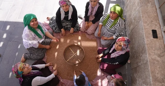 Köylü kadınların kooperatifi gelirlerini depremzede kadınlara bağışlıyor Adıyaman Haberleri