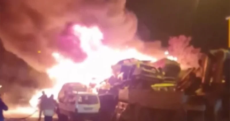 Ankara da yangın! 100 araçtan geriye demir yığını kaldı Sözcü Gazetesi