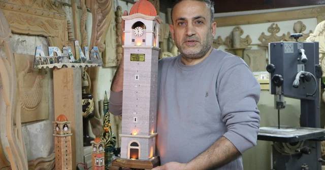 İç savaştan kaçıp yerleştiği kentte sanatçılığa uzanan başarı hikayesi Adana Haberleri