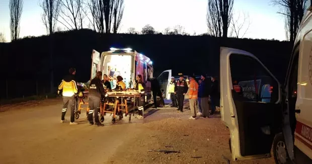 Balıkesir haberleri Balıkesir de korkunç kaza: Çok sayıda yaralı var! 08 Mart 2026