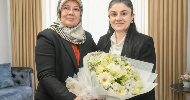 Şehit eşine vefa ziyareti Erzurum Haberleri