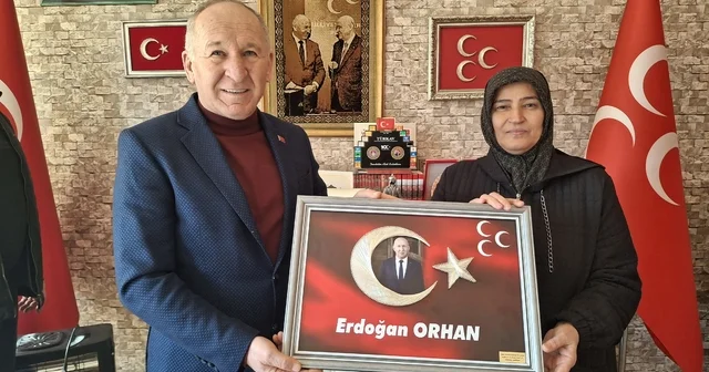 MHP Beypazarı İlçe Başkanı Orhan a şehit annesinden hediye Ankara Haberleri