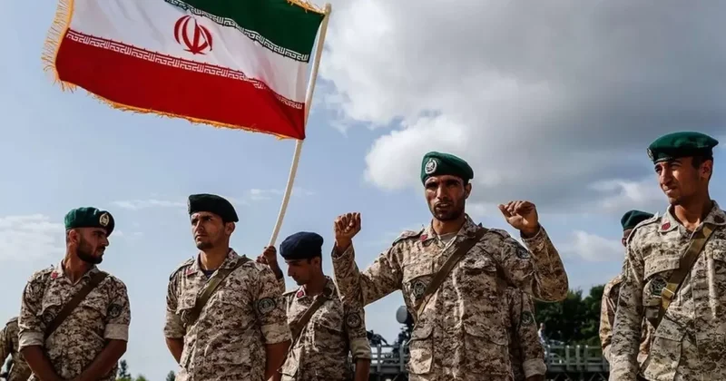 İran, ABD Üslerine Saldırdıklarını Açıkladı