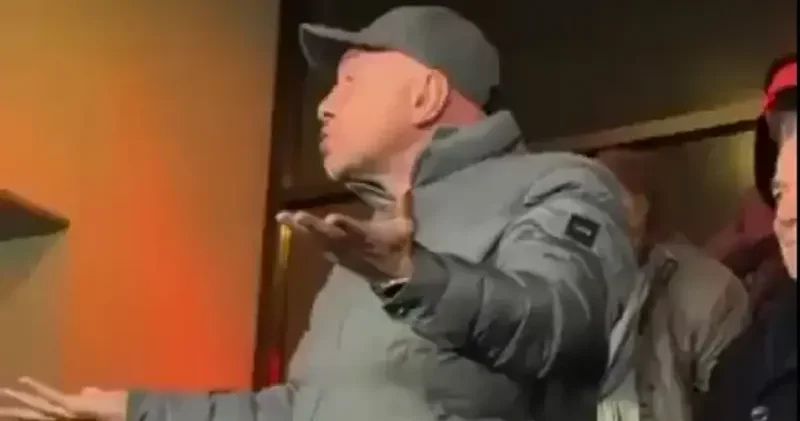 Yüksel Yıldırım Kadıköy de çılgına döndü: Taraftarlara ettiği küfür duyuldu (VİDEO) Futbol Haberleri